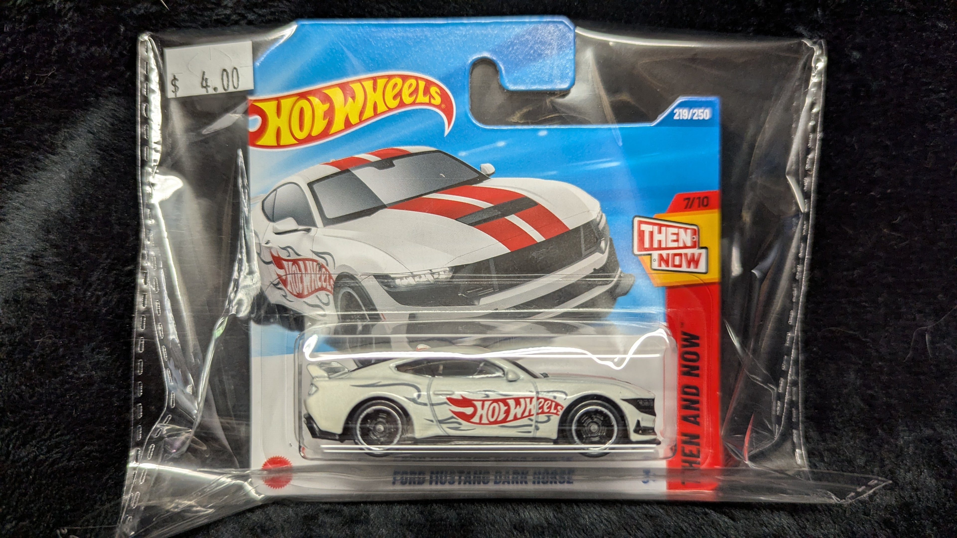 Hot Wheels - 2025 Mainline - 219/250 - Ford Mustang Dark Horse